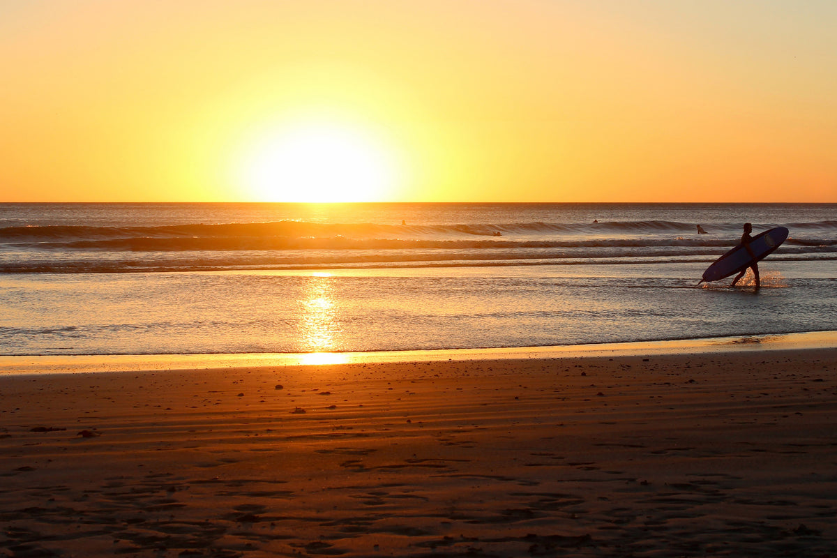 photo-wallpaper-the-lonely-surfer