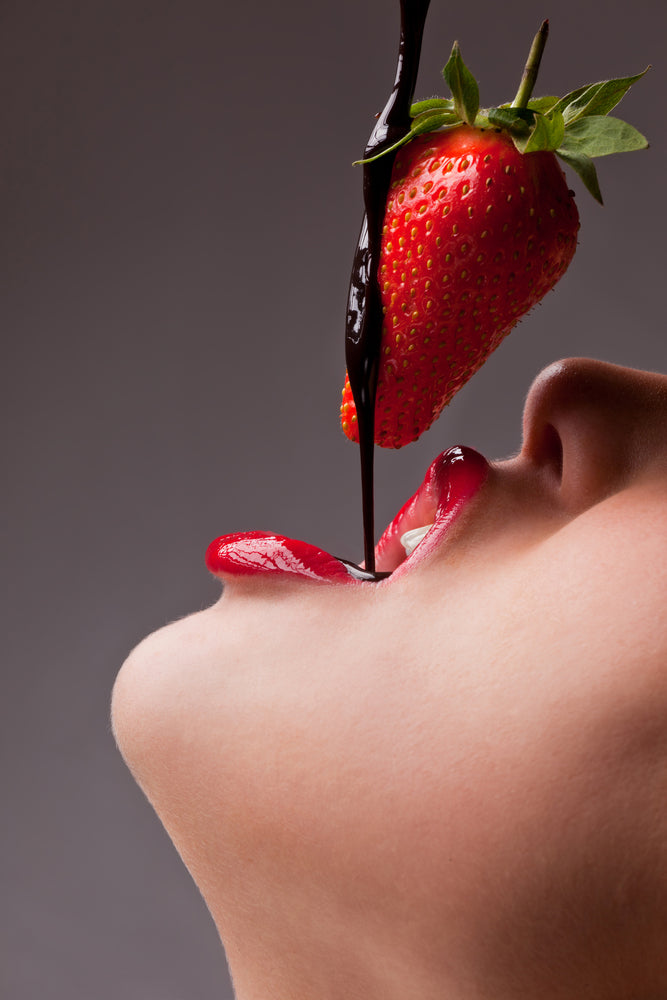 photo-wallpaper-strawberry-kiss