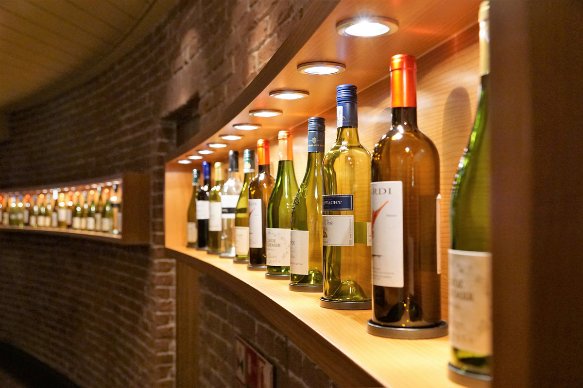 photo-wallpaper-in-the-wine-bar