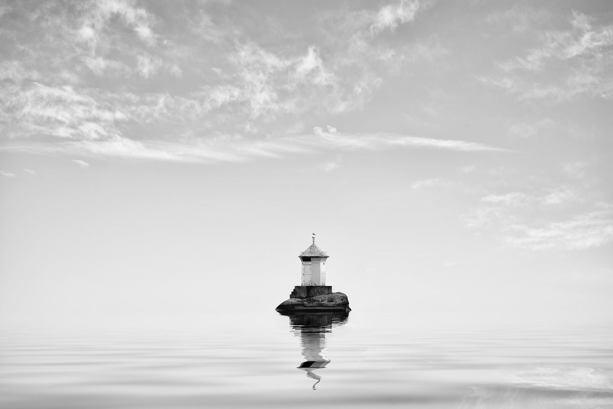 photo-wallpaper-lighthouse-in-mist