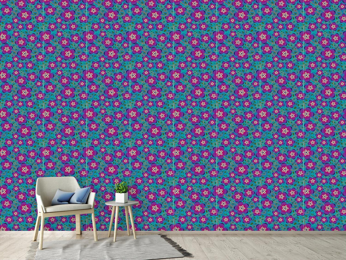 patterned-wallpaper-funky-flowers