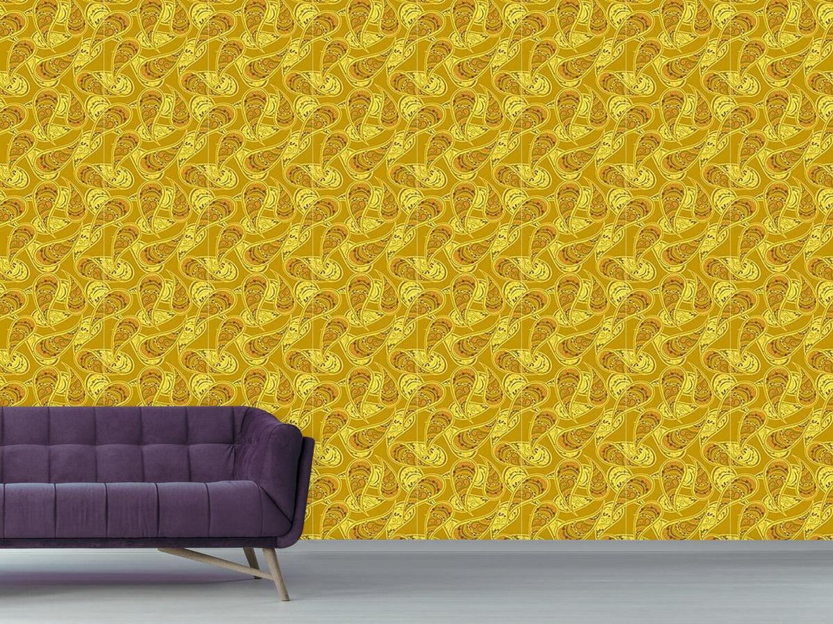 patterned-wallpaper-gold-rush-of-paisleys