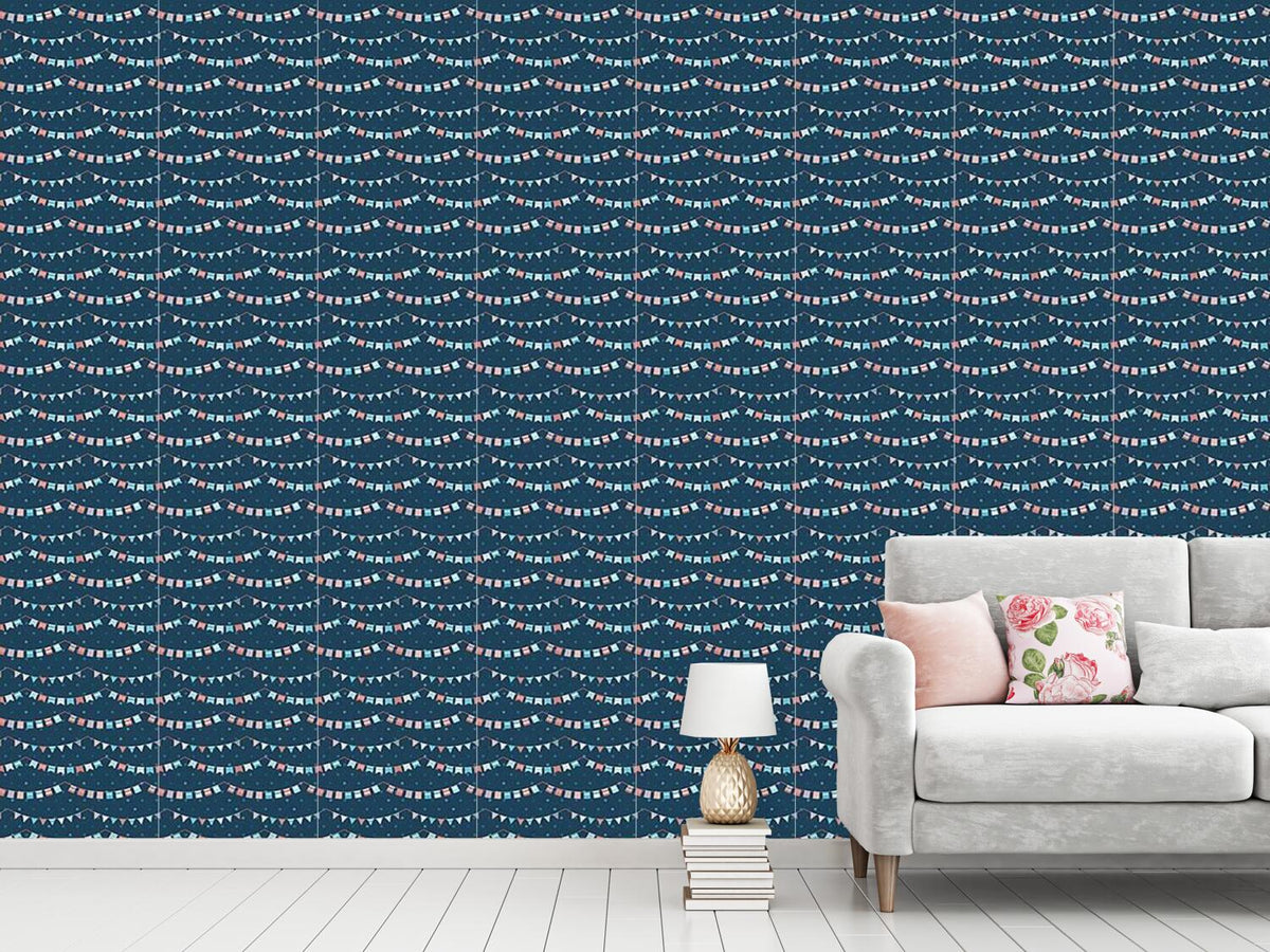 patterned-wallpaper-funny-garlands