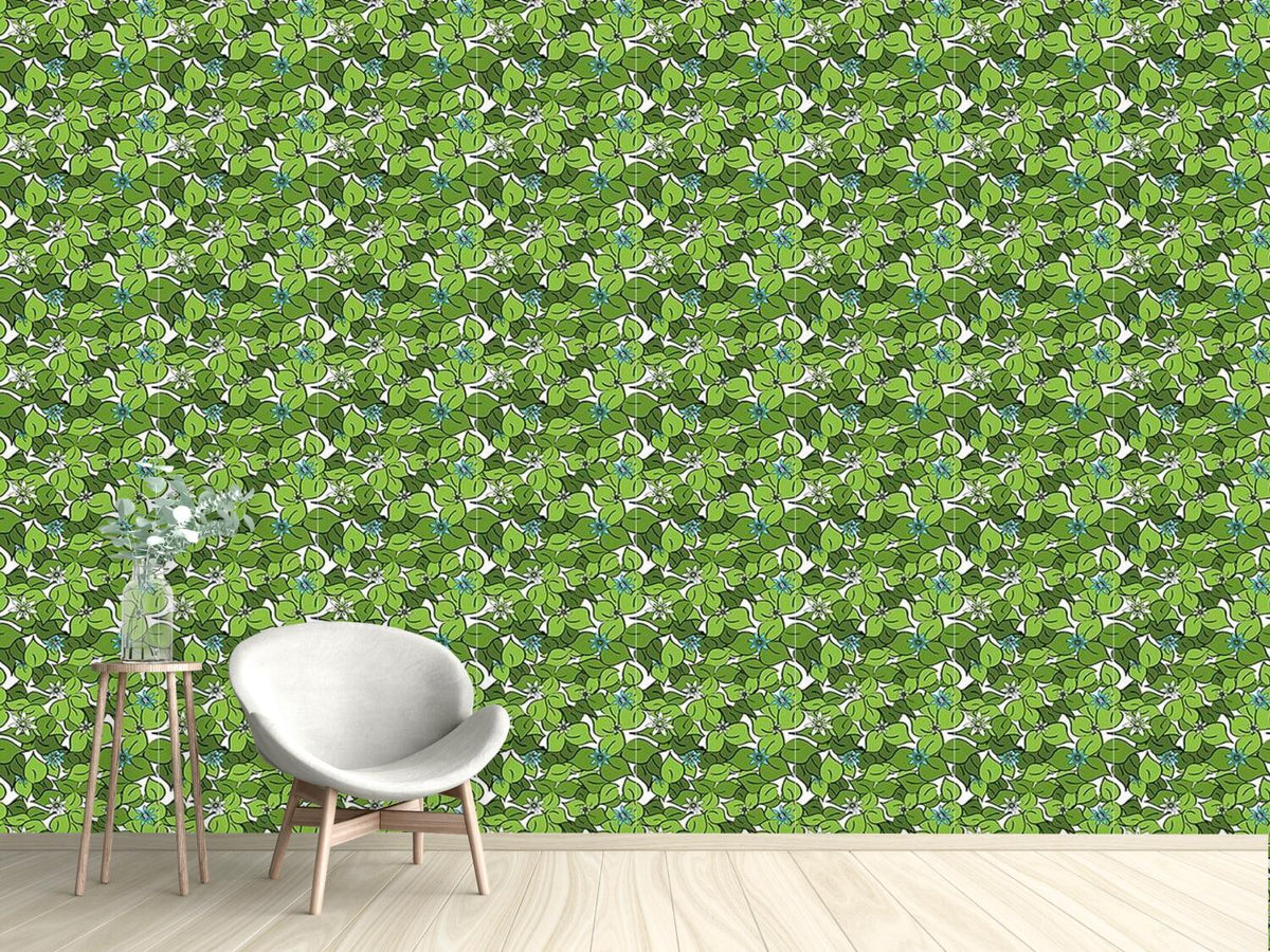 patterned-wallpaper-florets-on-foliage