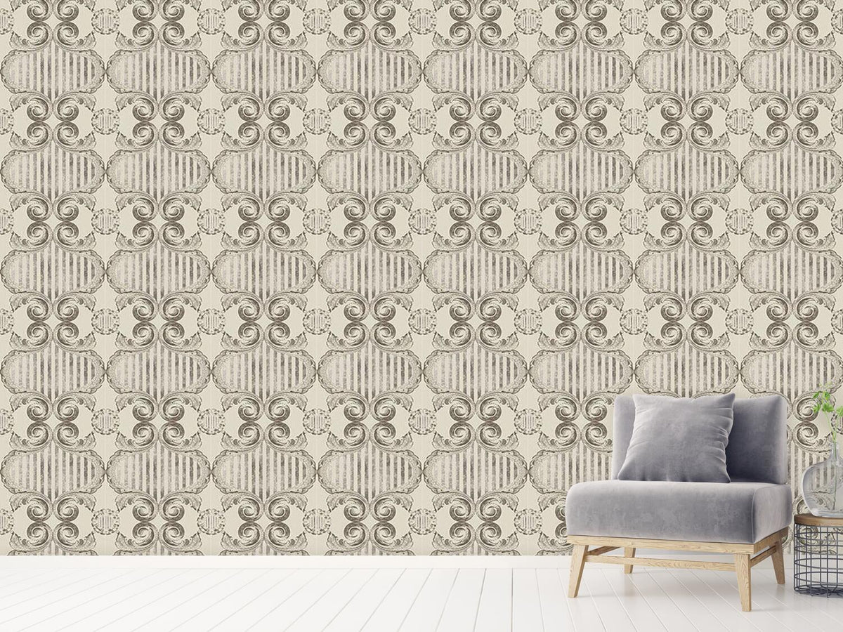 patterned-wallpaper-queen-victoria