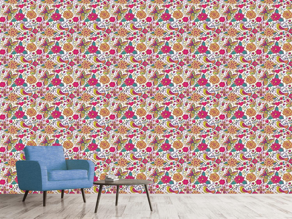 patterned-wallpaper-fauna-and-flora-are-in-love